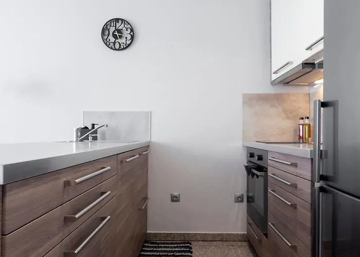 Апартамент Modern With Parking Next To Bulgaria Mall София