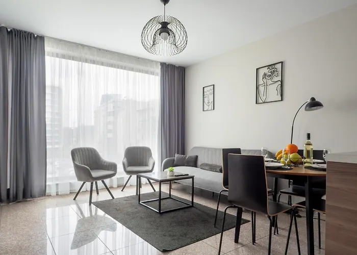 Modern With Parking Next To Bulgaria Mall Апартамент *