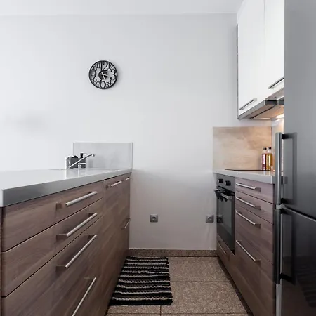 Apartman Cozy & Parking Next To St Sophia Hospital Szófia